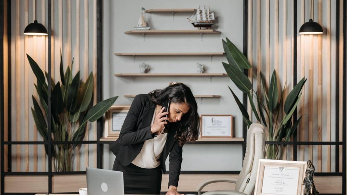 6 Administrative Assistant Skills That Will Get You Ahead