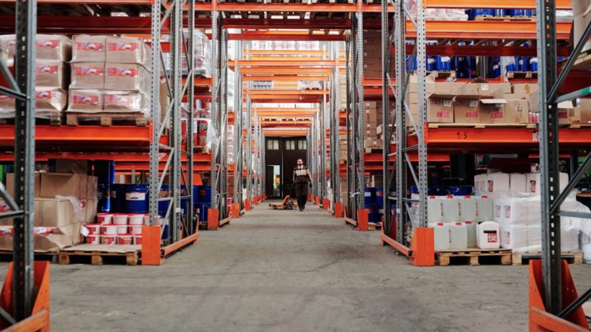 8 Tips and Tricks for Warehouse Renovation [2023]