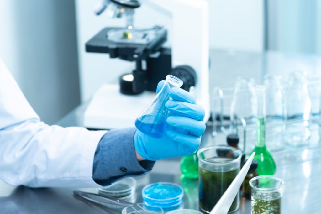 A Complete Guide to Find a Latex Glove Supplier