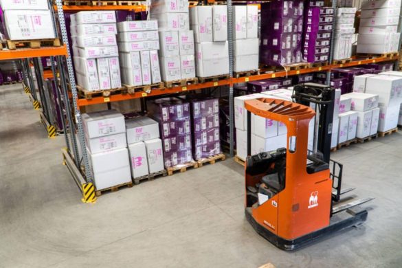 12 Types of Equipment to Increase Efficiency in Your Warehouse