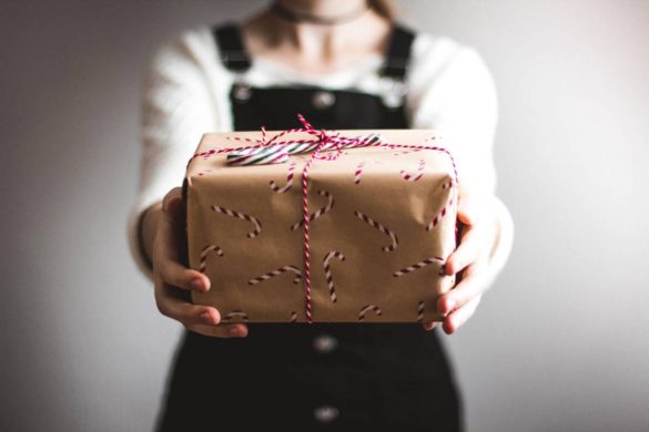 8 Simple Ideas for Your Family Gift Exchange