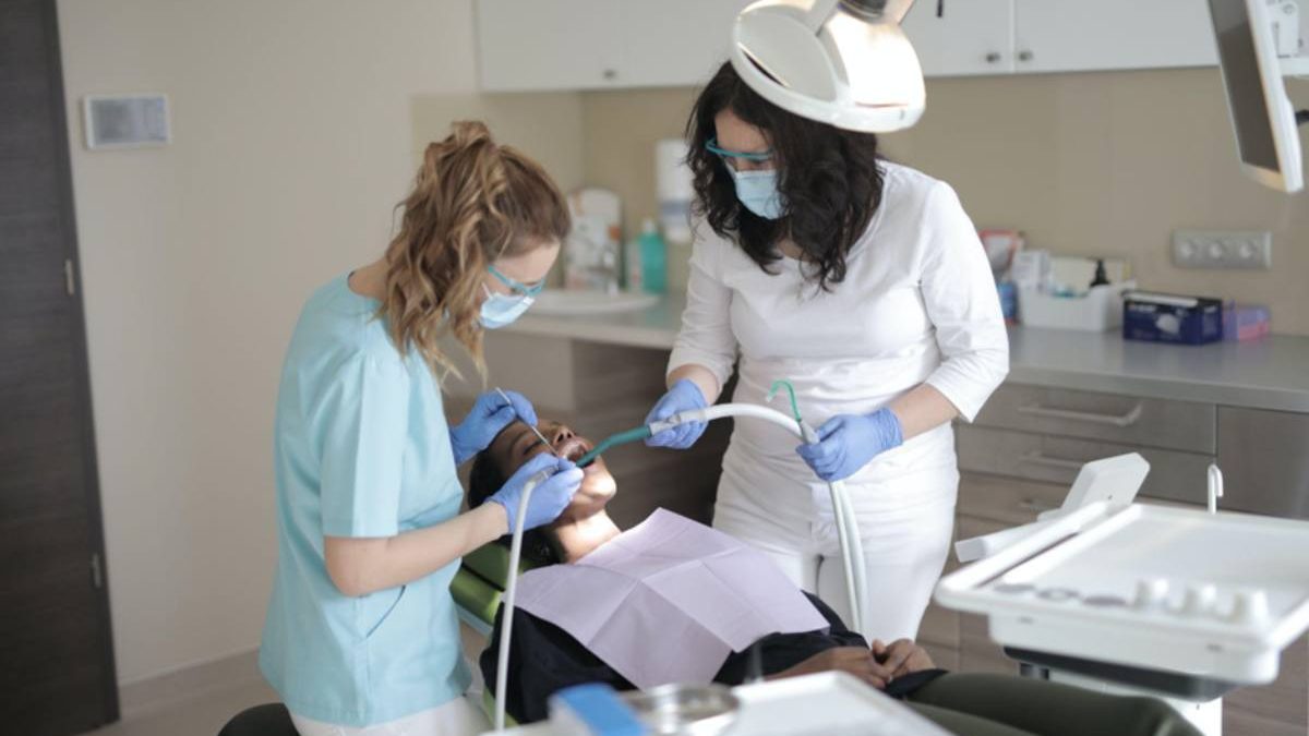 7 Types Of Oral Care Specialists and Their Roles