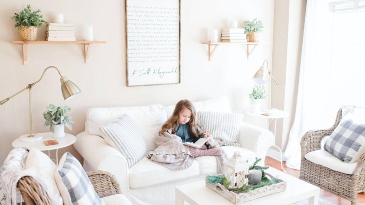 8 Tips for Making Your Small Living Room Feel Cozy