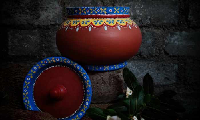 Health benefits of drinking water from the earthen pot