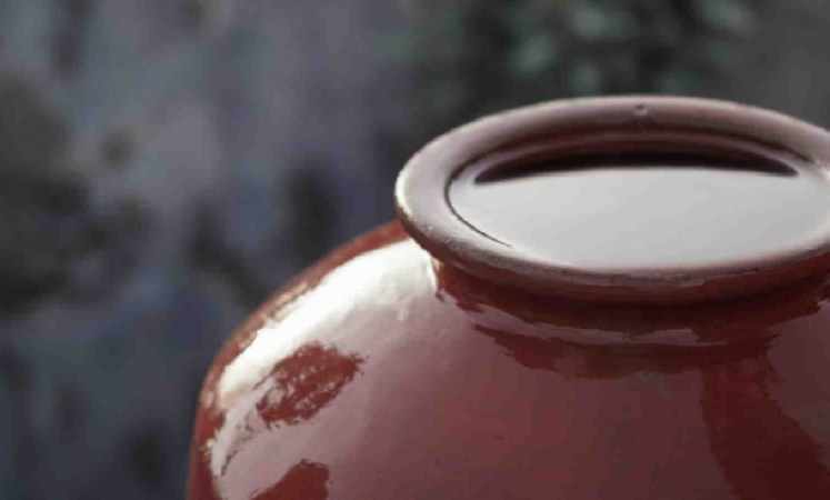 Health benefits of drinking water from the earthen pot