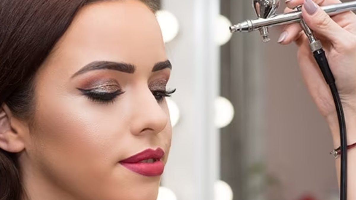 How to Create a Full Face Airbrush Makeup Look: Step-by-Step Tutorial