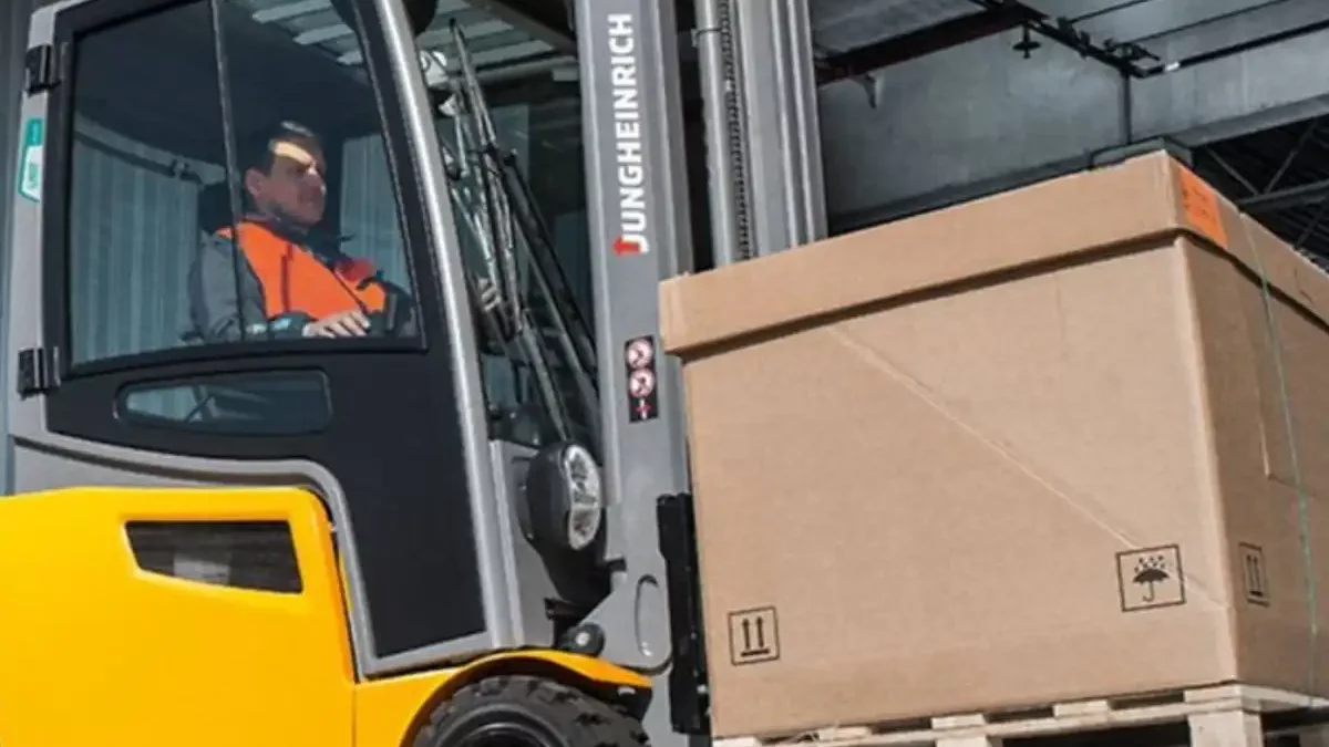 An Overview of Forklifts: Choosing the Right ForkLift