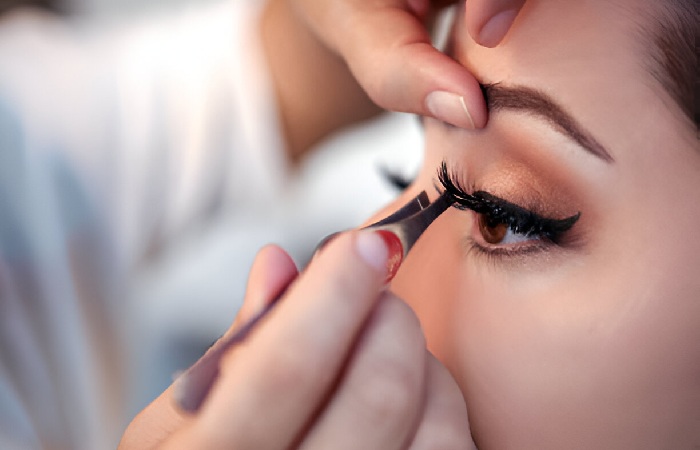 False Eyelashes Write For Us